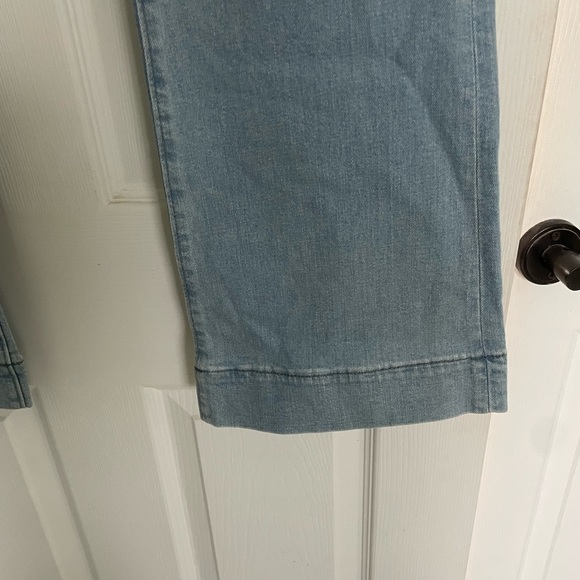 Ann Taylor Flare Jeans Size 8 - Picture 4 of 4